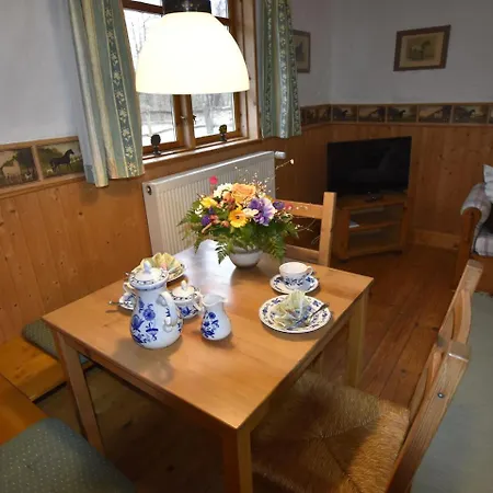 Idyllic Holiday In Near Forest Vakantiehuis