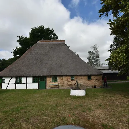 Vakantiehuis Idyllic Holiday In Near Forest