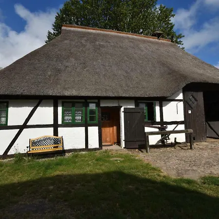 Idyllic Holiday In Near Forest Vakantiehuis